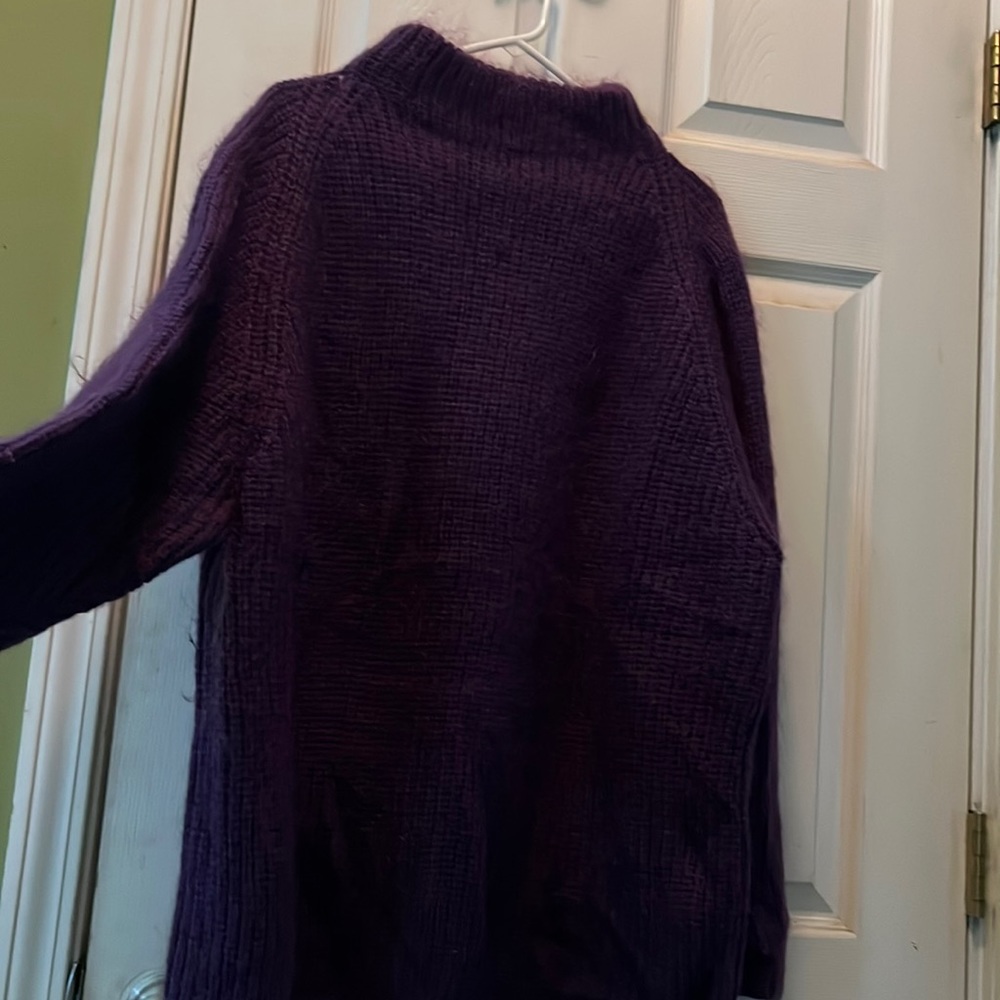 Ladies purple long sleeve sweater size 26/28